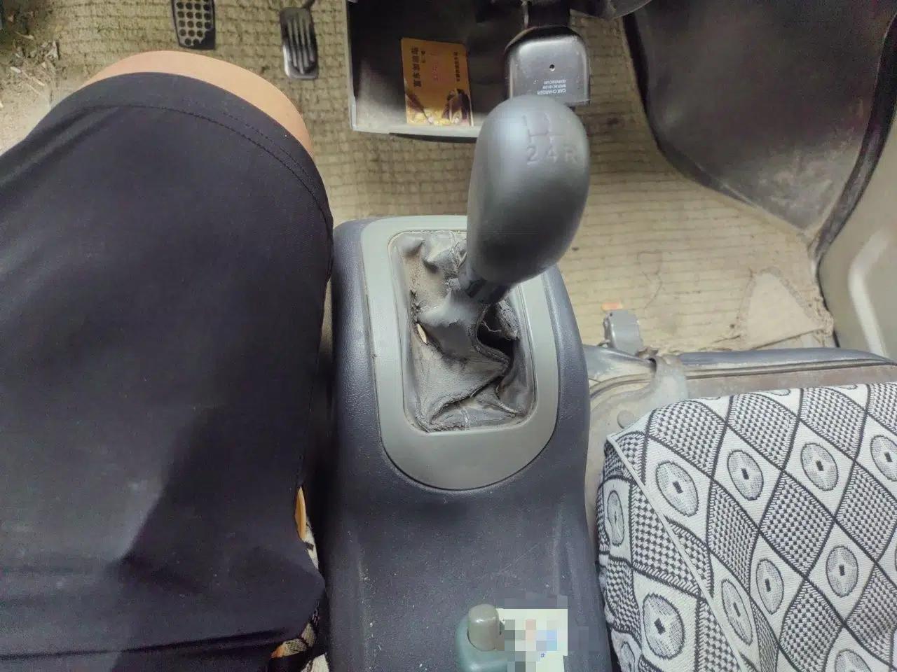 Wuling Zhiguang 2010 1.0L Base Version — миниатюра 14