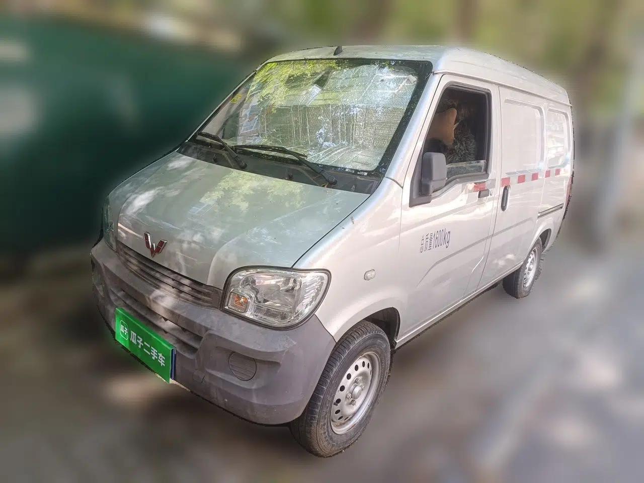Wuling Zhiguang 2020 1.2L Van Utility Model China VI Emission Standard 2 Seats LSI — миниатюра 1