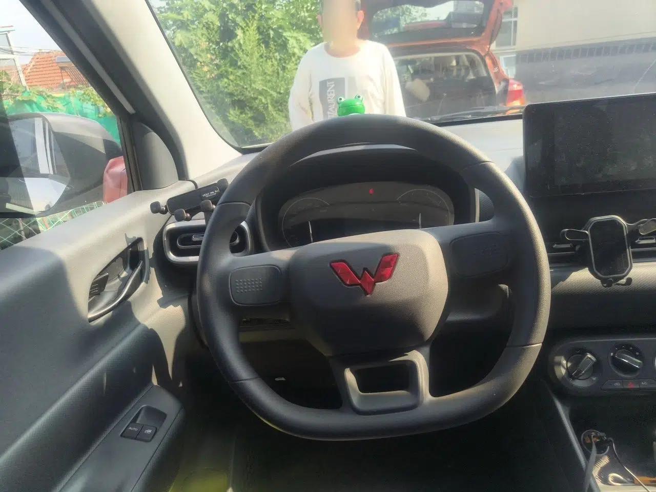 Wuling Hongguang New Energy 2025 Extended-Range Hybrid 50 km Standard Version — миниатюра 10