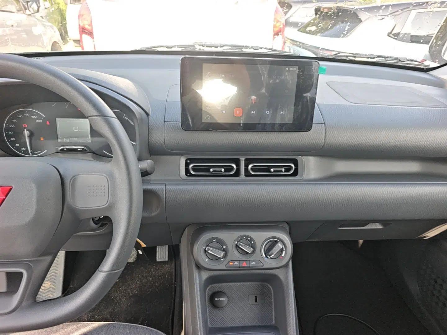 Wuling Hongguang New Energy 2025 Extended-Range Hybrid 50KM Comfort Version — миниатюра 15