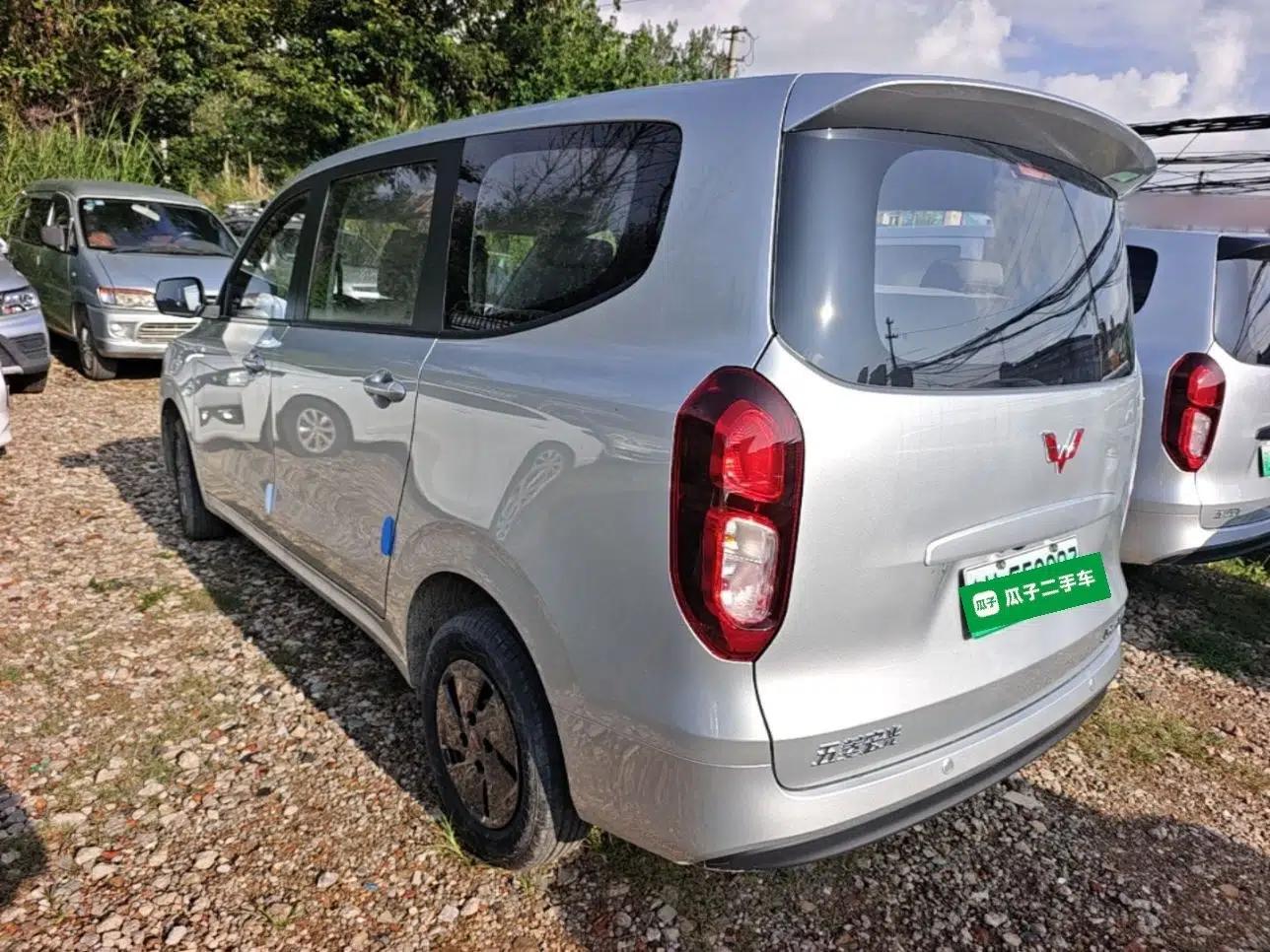 Wuling Hongguang New Energy 2025 Extended-Range Hybrid 50KM Comfort Version — миниатюра 4