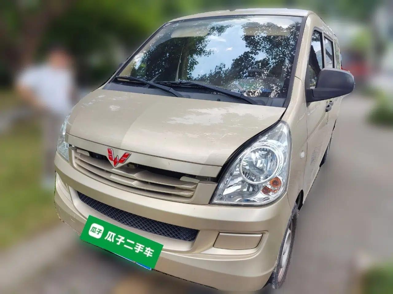 Wuling Rongguang S 2023 1.5L Base Version 5/7 Seats — миниатюра 1