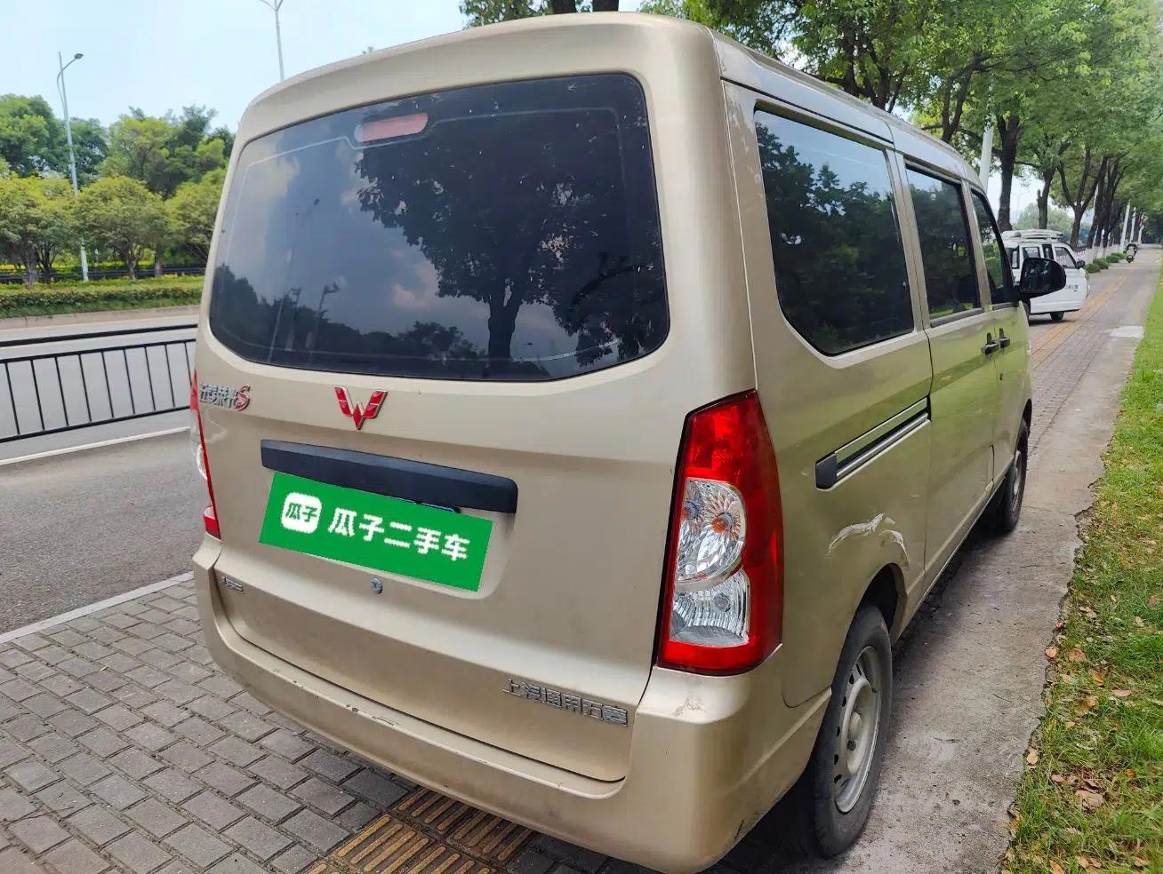 Wuling Rongguang S 2023 1.5L Base Version 5/7 Seats — миниатюра 6