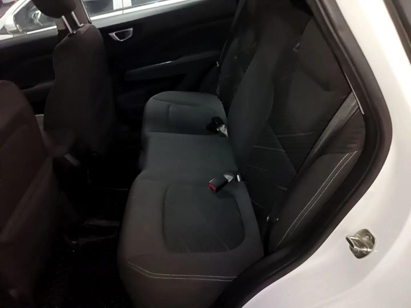 Wuling Alvez 2022 1.5L Manual Free-Style Model — миниатюра 20