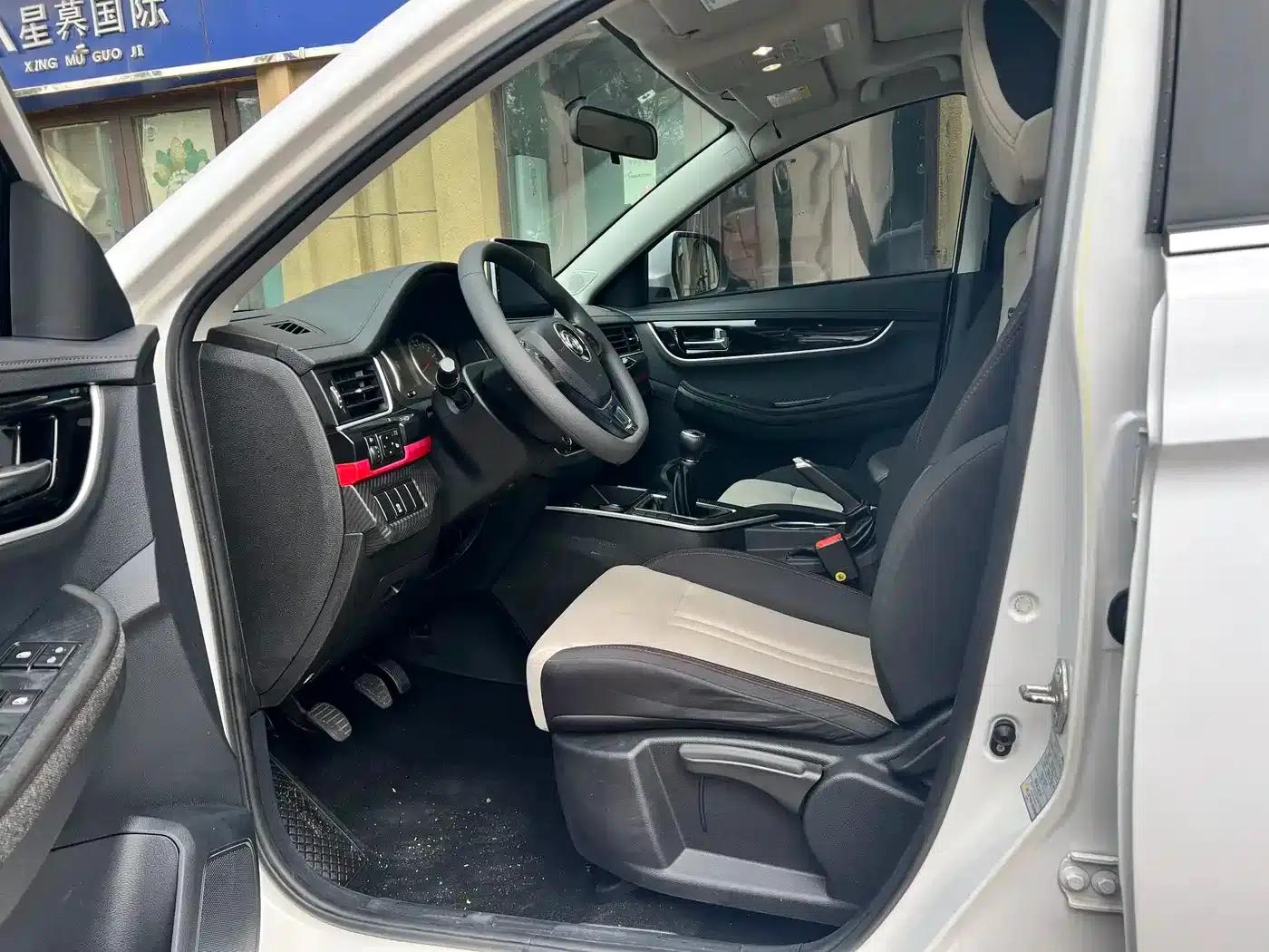Fengxing T5 2020 1.6L Manual Comfort Model (China VI Emission Standard) — миниатюра 12