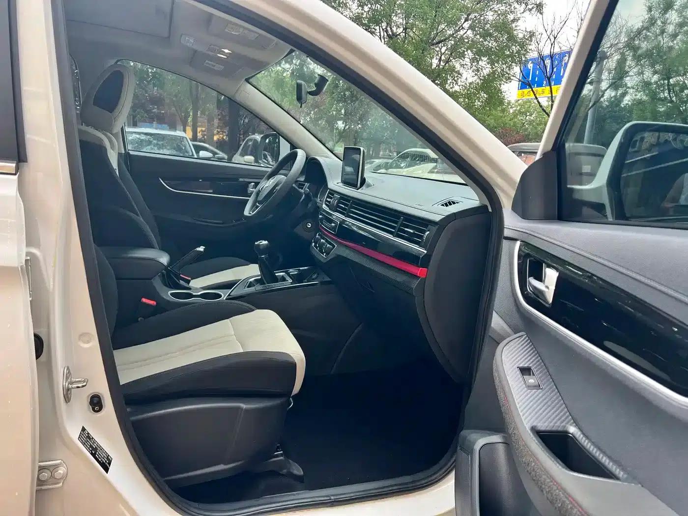 Fengxing T5 2020 1.6L Manual Comfort Model (China VI Emission Standard) — миниатюра 9