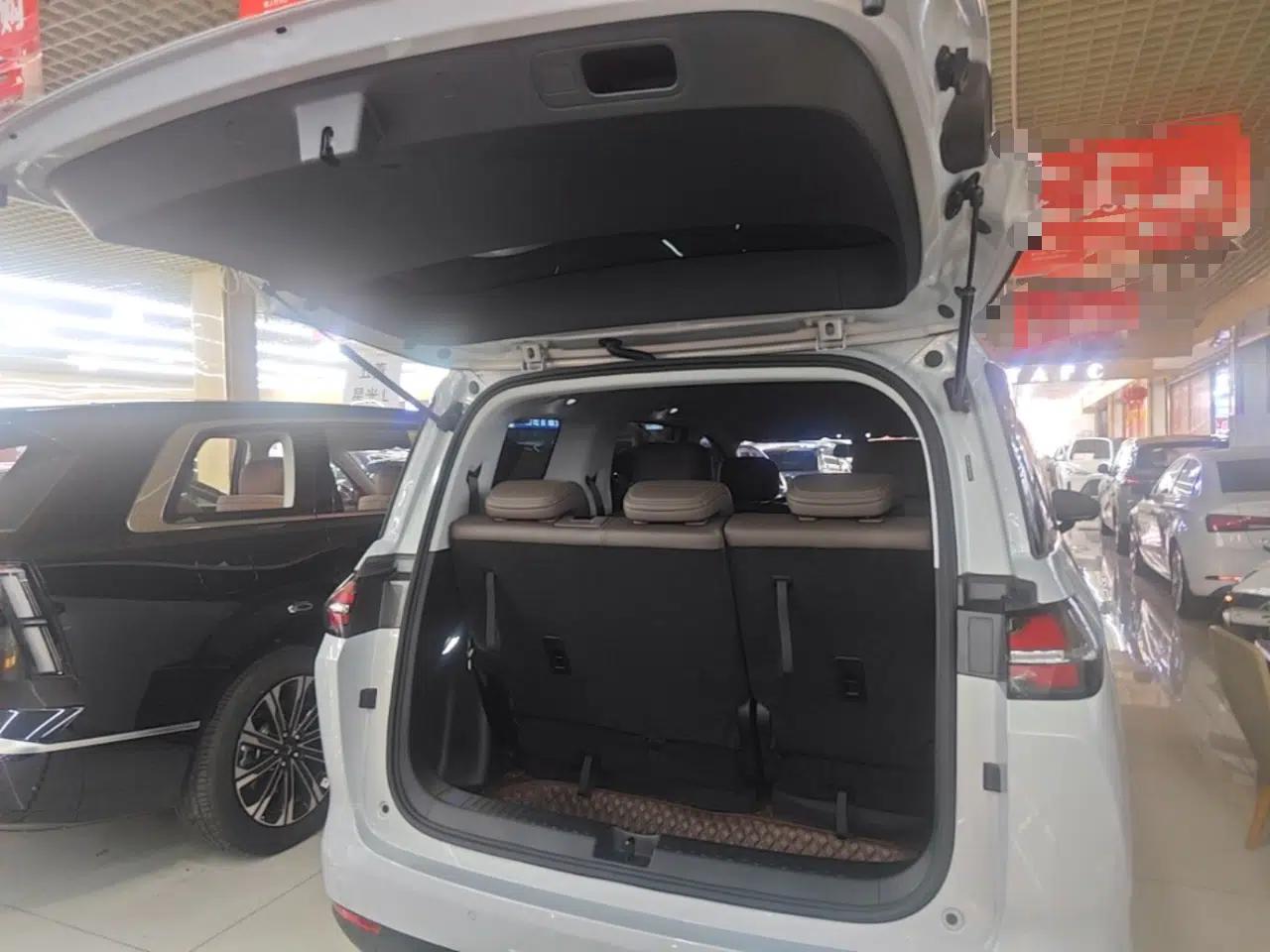 Wuling 730 2025 Model 1.5T CVT Elite Edition — миниатюра 22