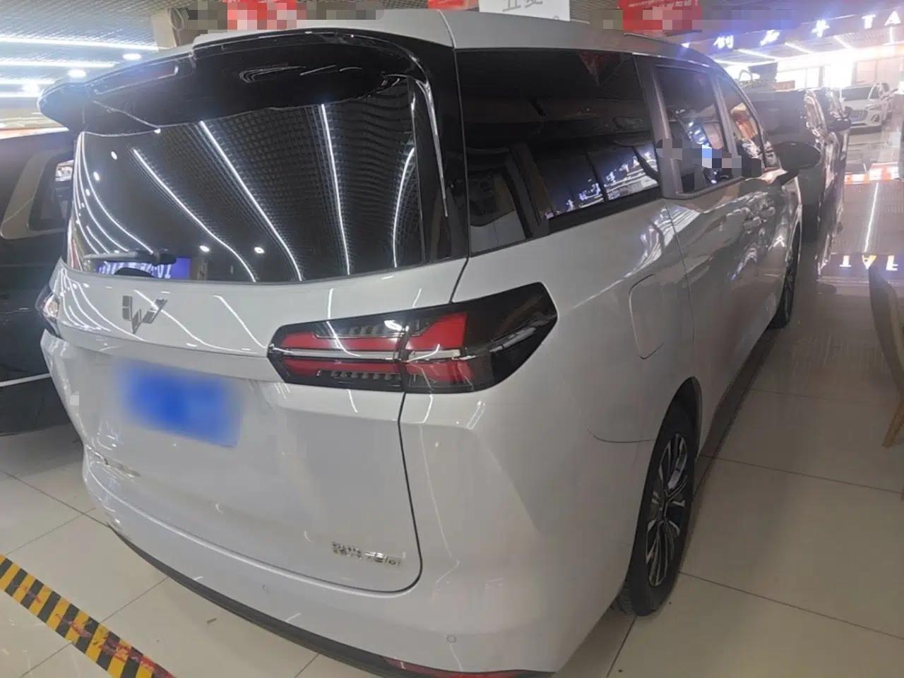 Wuling 730 2025 Model 1.5T CVT Elite Edition — миниатюра 6