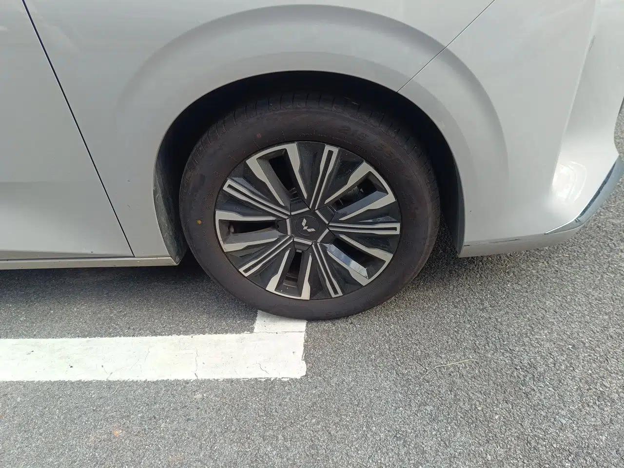 Wuling 730 2025 Model 1.5T CVT Elite Edition — миниатюра 8