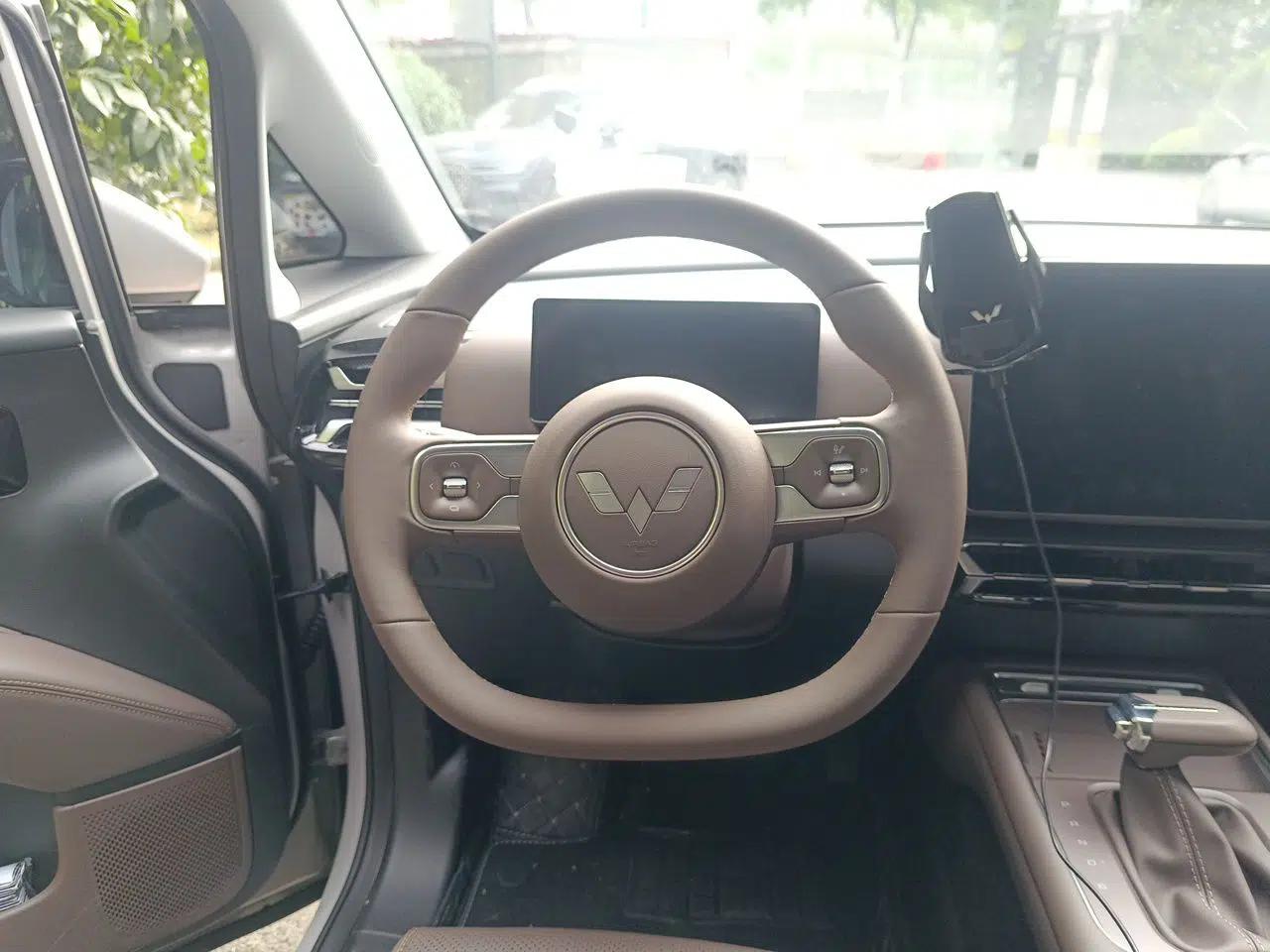 Wuling 730 2025 Model 1.5T CVT Elite Edition — миниатюра 10