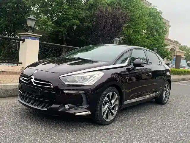 DS 5 2014 1.6T Luxury Edition THP200