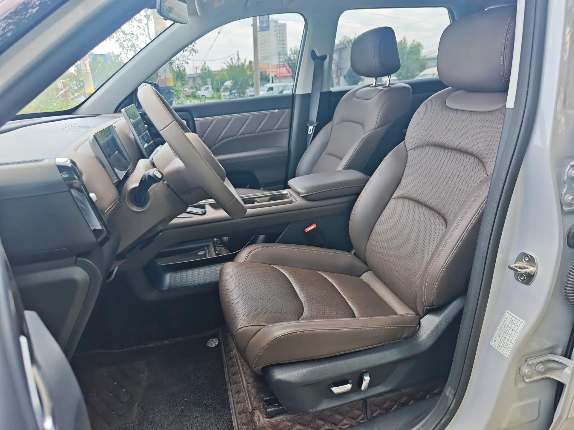 Wuling Xingguang 560 New Energy 2026 Model, Plug-in Hybrid, 125 km, Luxury Version — миниатюра 22