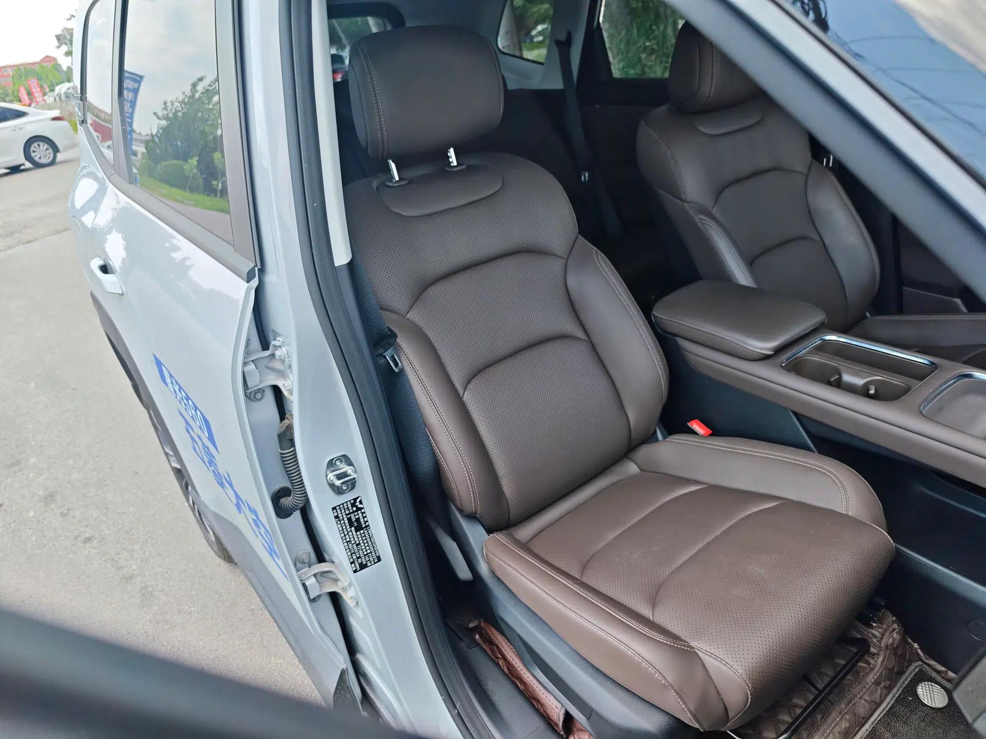 Wuling Xingguang 560 New Energy 2026 Model, Plug-in Hybrid, 125 km, Luxury Version — миниатюра 24