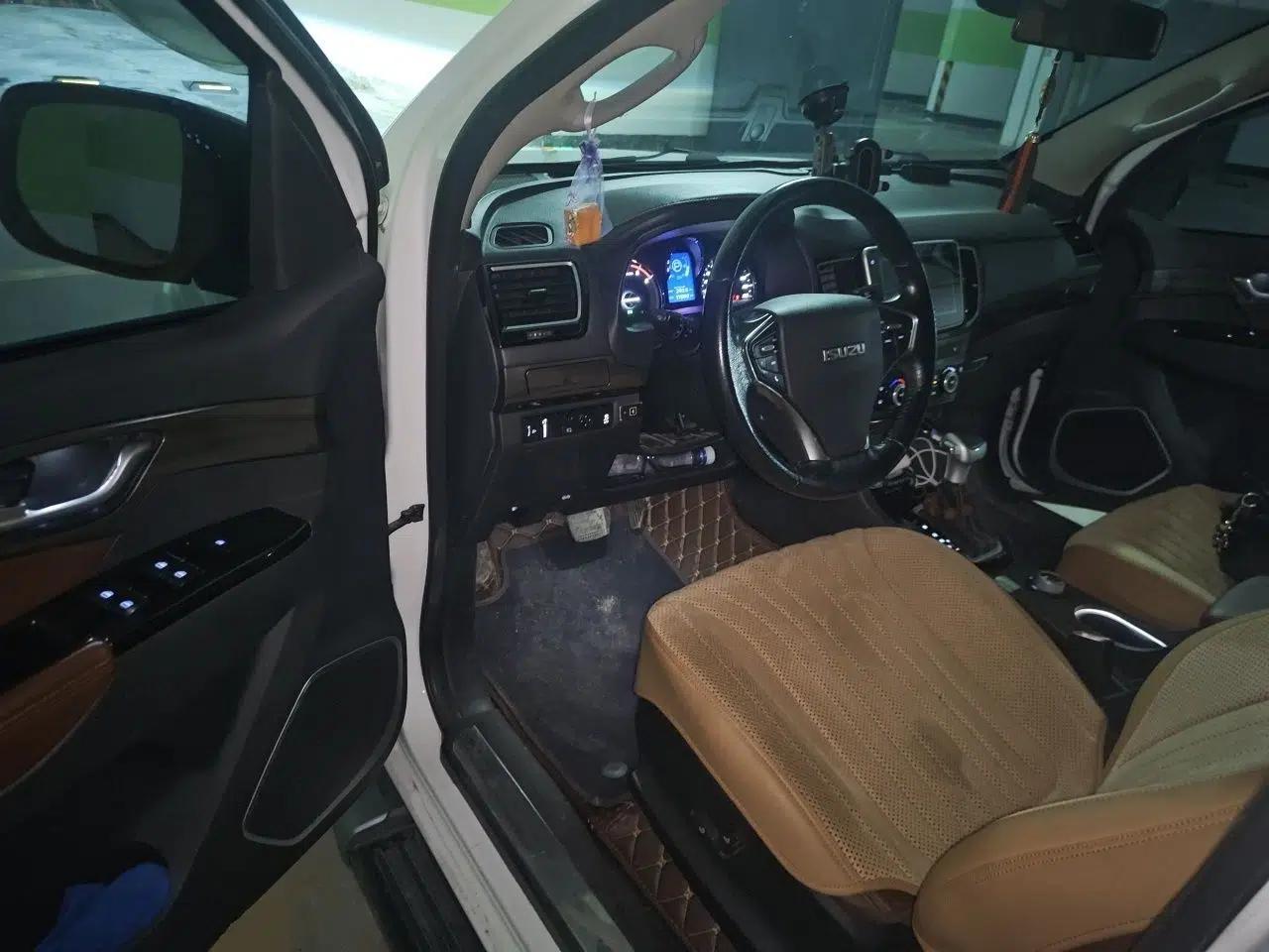Isuzu mu-X 2017 3.0T Four-Wheel Drive Automatic Luxury Edition 5 Seats China V Emission Standard — миниатюра 16