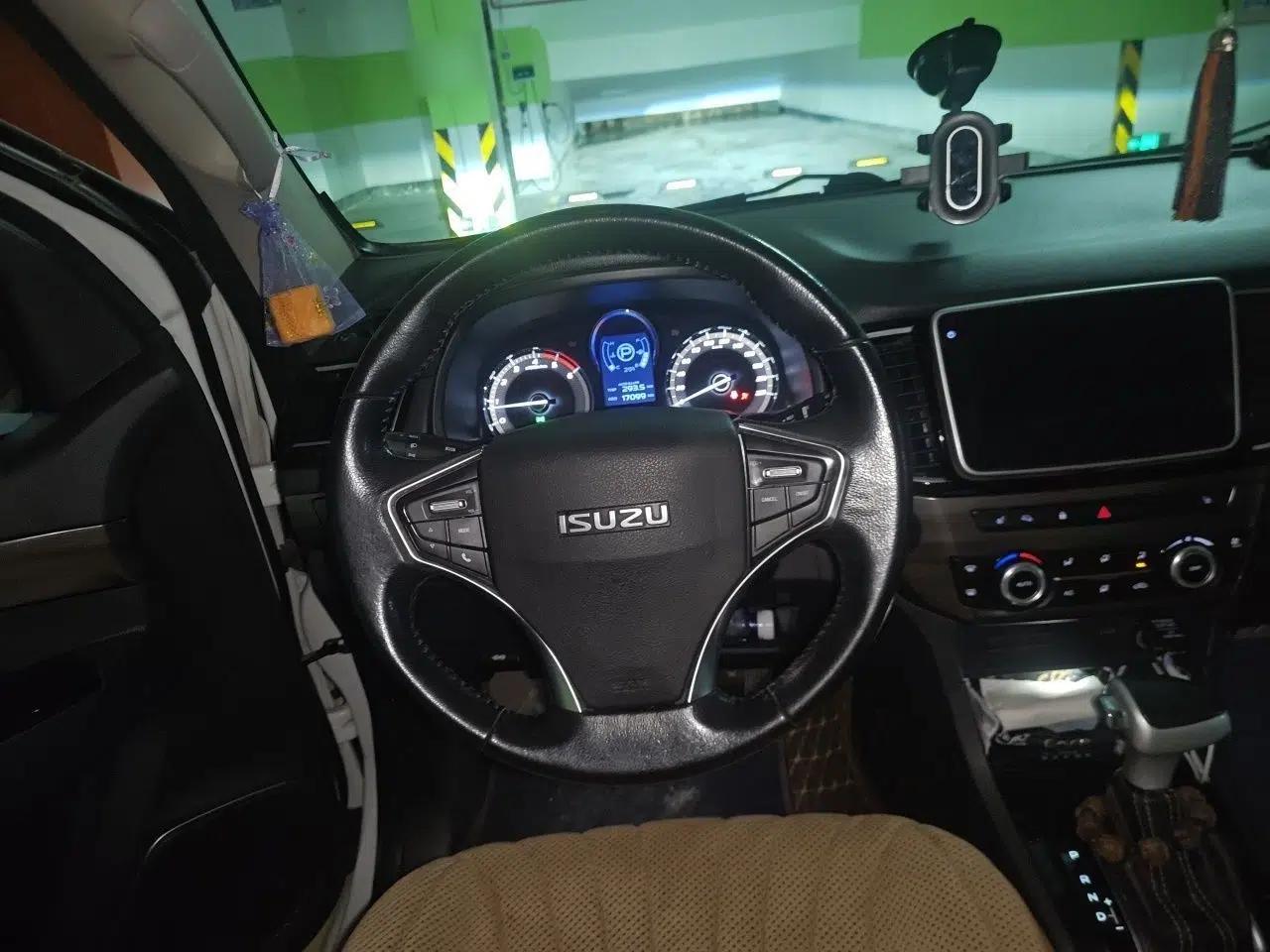 Isuzu mu-X 2017 3.0T Four-Wheel Drive Automatic Luxury Edition 5 Seats China V Emission Standard — миниатюра 10
