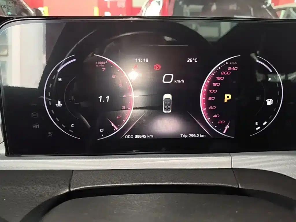 Lingyu 2021 EcoBoost 225 Platinum Edition 6-seater — миниатюра 8