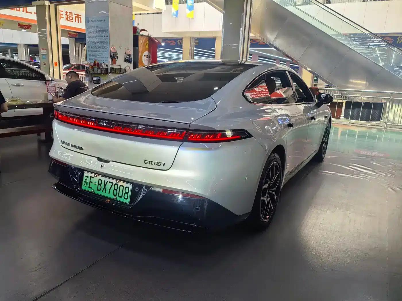 eπ007 2025 Pure Electric 565 AWD Max Navigator Edition — миниатюра 13