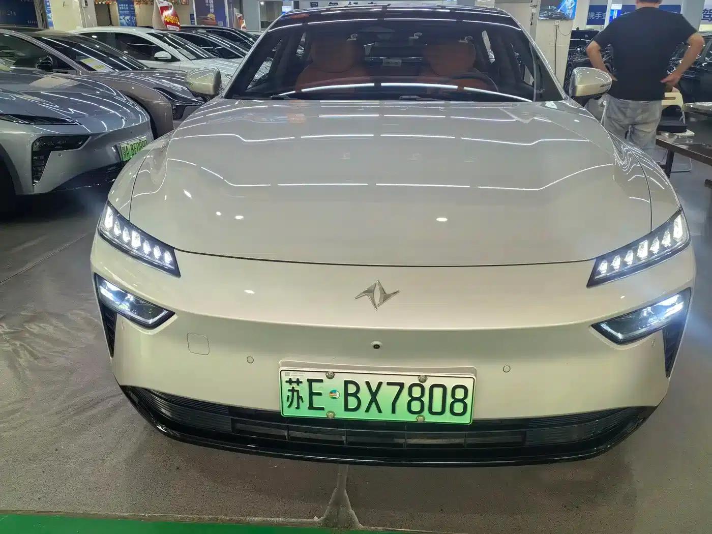 eπ007 2025 Pure Electric 565 AWD Max Navigator Edition — миниатюра 3