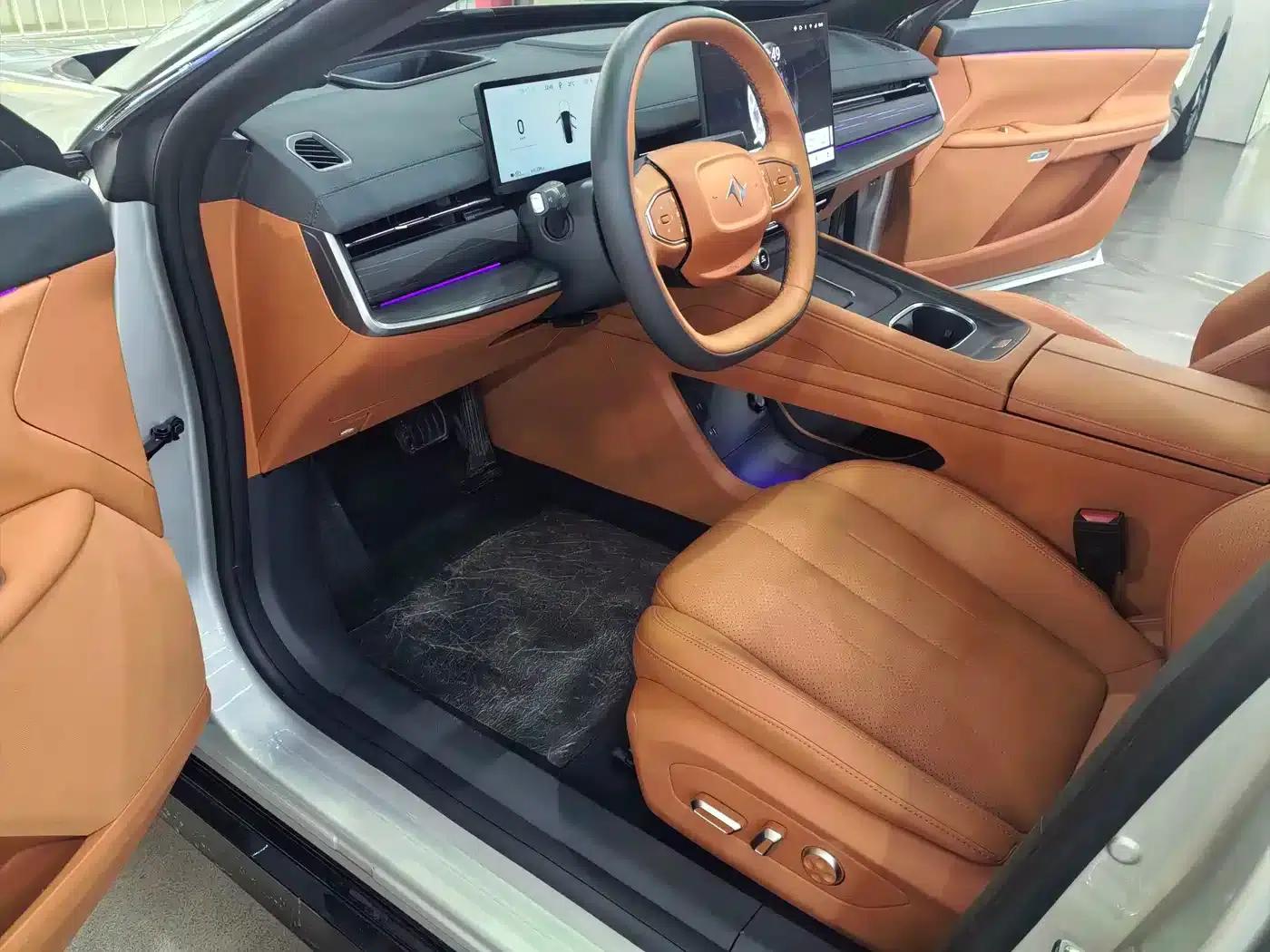 eπ007 2025 Pure Electric 565 AWD Max Navigator Edition — миниатюра 10