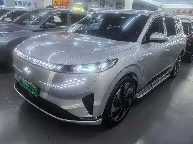 eπ008 2024 Model 210Max Extended Range Version 6-Seater