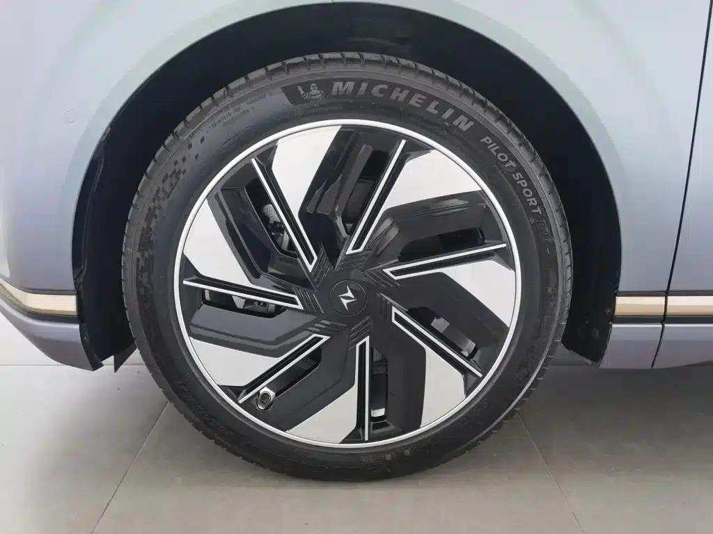 eπ008 2025 Model 210Ultra Intelligent Driving Edition 5-Seater — миниатюра 17
