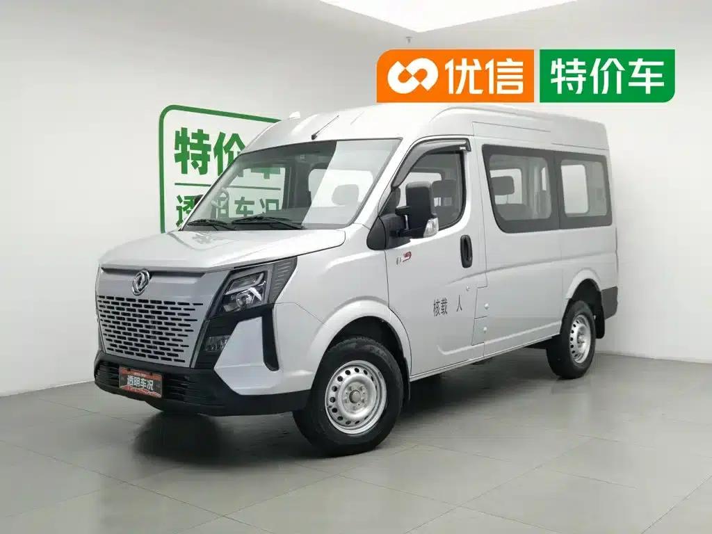 Yufeng 2023 V9+ 2.0T Manual Front-Wheel Drive Multi-Functional Short Wheelbase Mid-Roof 5/6 Seat — миниатюра 1