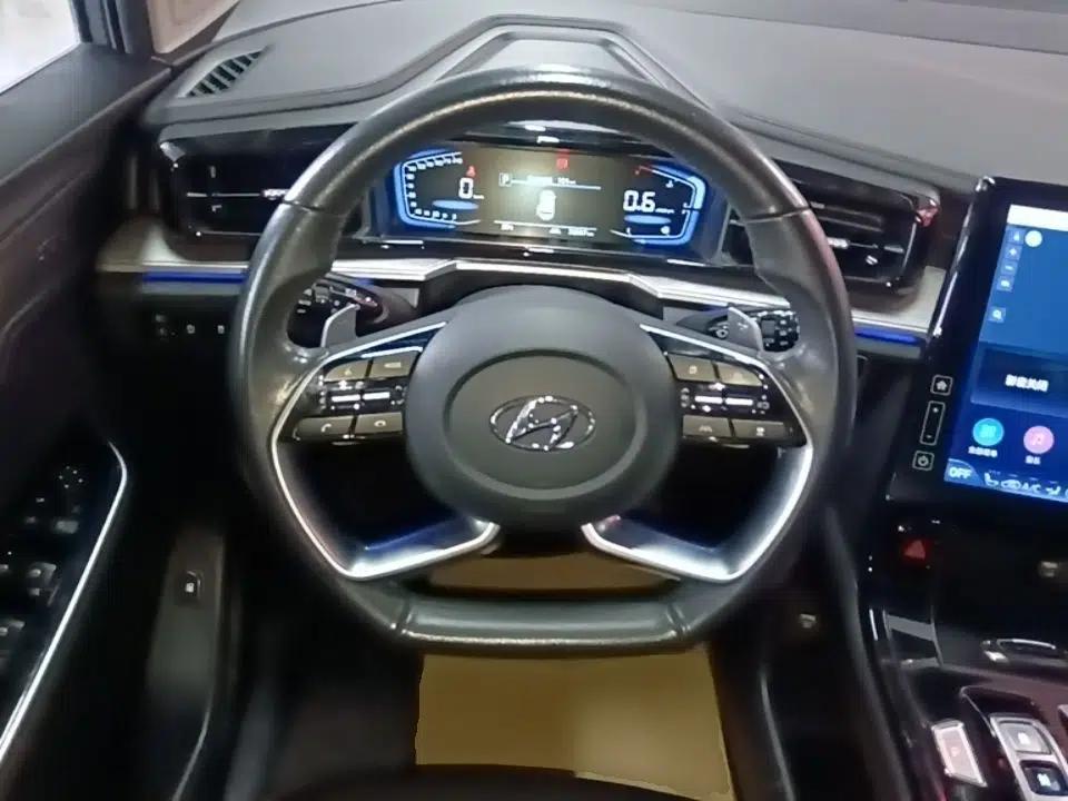 Hyundai Custo 2021 380TGDi Smart Love Flagship Edition TOP Premium — миниатюра 18