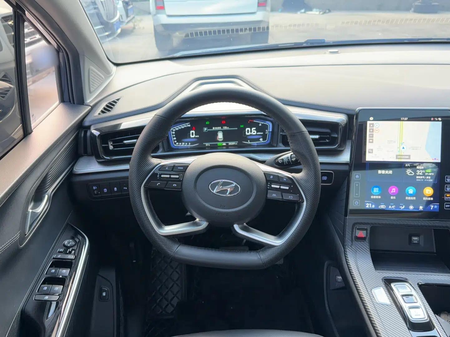 Hyundai Custo 2021 270TGDi Prestige LUX — миниатюра 9