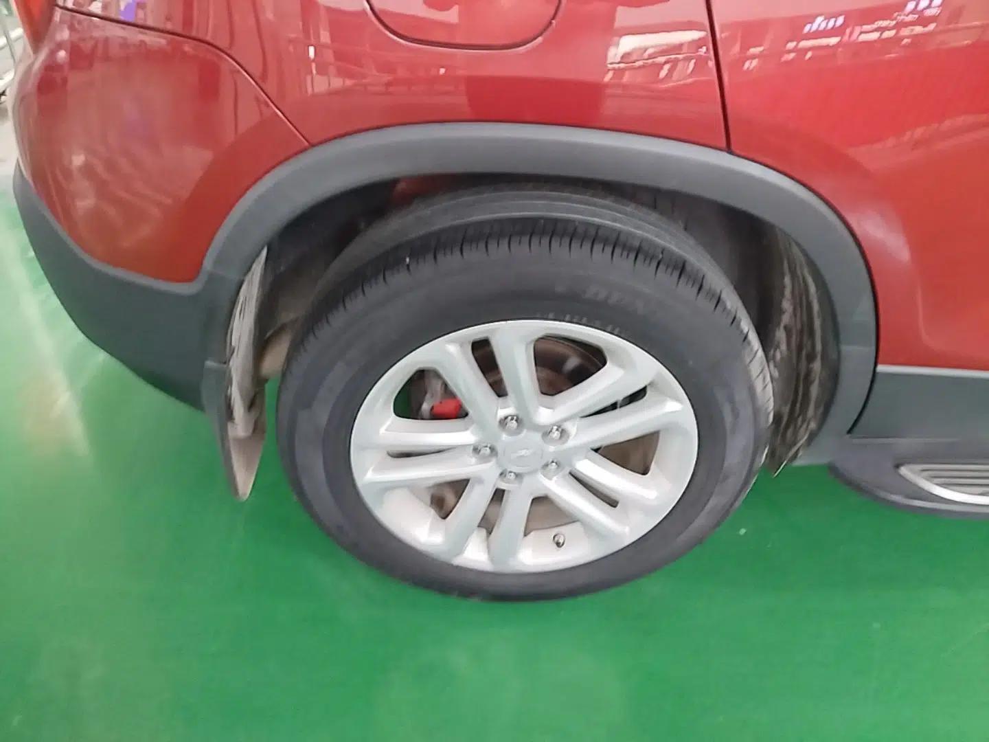 Chevrolet Trax 2016 1.4T Automatic Two-Wheel Drive Comfort Version with Sunroof — миниатюра 11