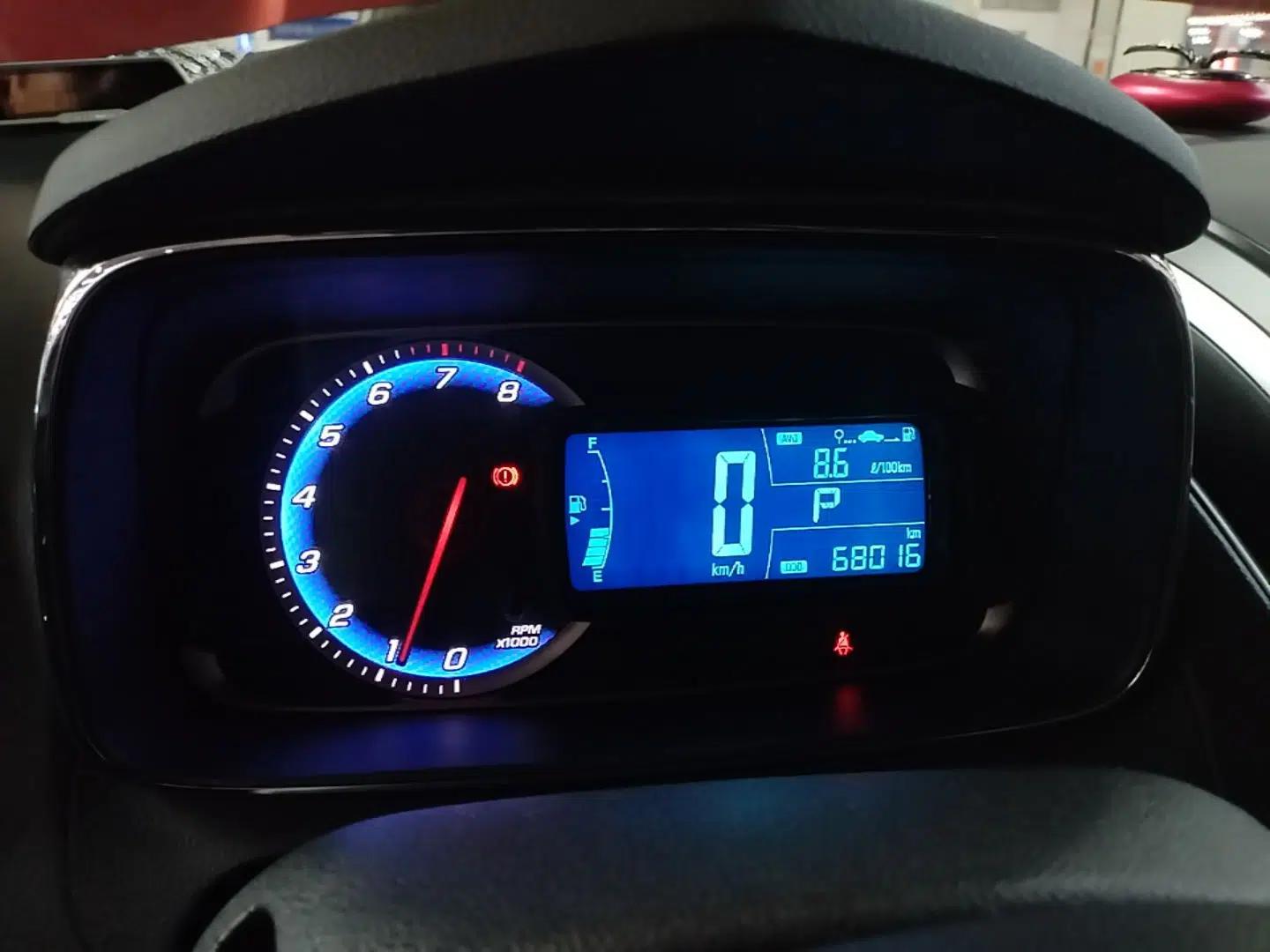 Chevrolet Trax 2016 1.4T Automatic Two-Wheel Drive Comfort Version with Sunroof — миниатюра 14