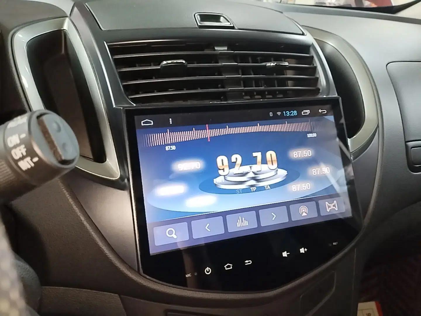 Chevrolet Trax 2016 1.4T Automatic Two-Wheel Drive Comfort Version with Sunroof — миниатюра 15