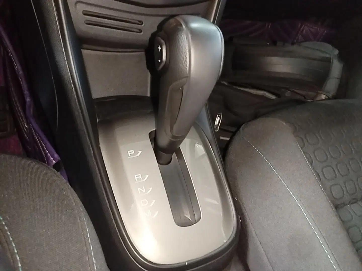 Chevrolet Trax 2016 1.4T Automatic Two-Wheel Drive Comfort Version with Sunroof — миниатюра 16