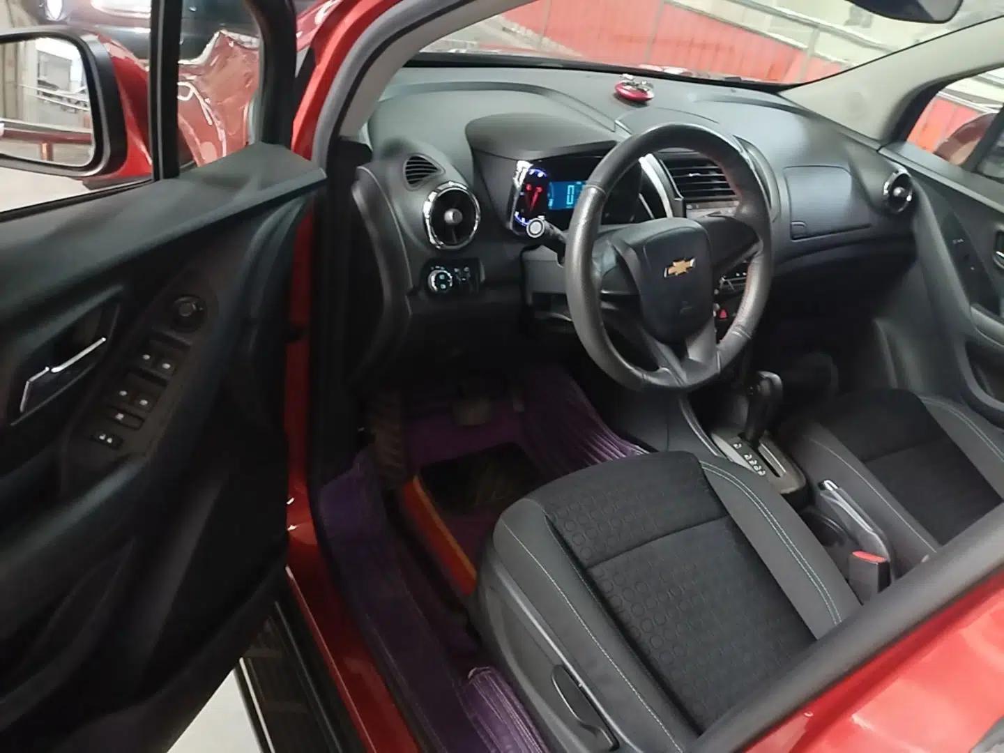 Chevrolet Trax 2016 1.4T Automatic Two-Wheel Drive Comfort Version with Sunroof — миниатюра 18