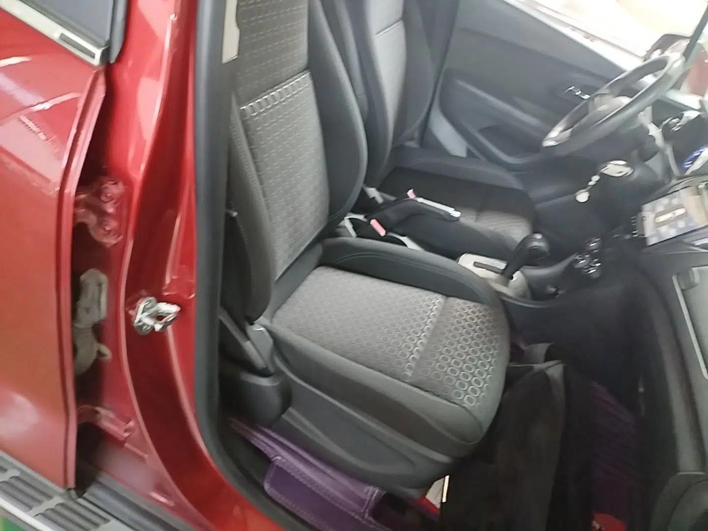 Chevrolet Trax 2016 1.4T Automatic Two-Wheel Drive Comfort Version with Sunroof — миниатюра 19