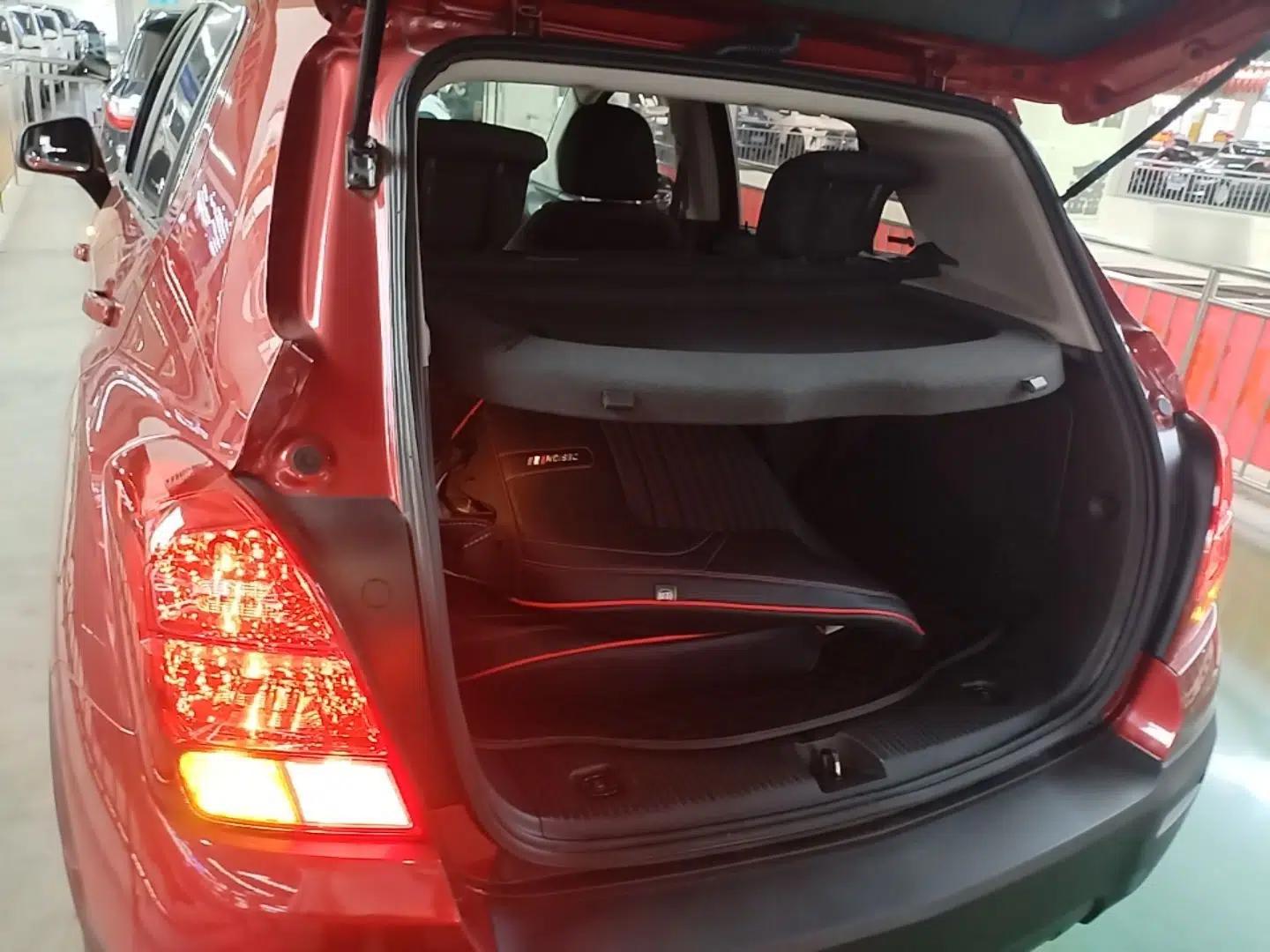 Chevrolet Trax 2016 1.4T Automatic Two-Wheel Drive Comfort Version with Sunroof — миниатюра 22