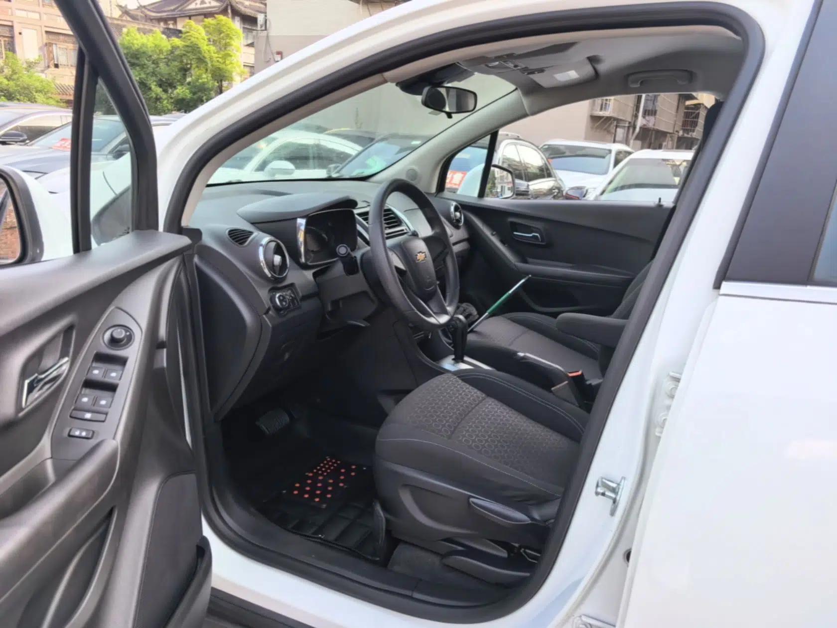 Chevrolet Trax 2014 1.4T Automatic Two-Wheel Drive Comfort Version — миниатюра 18