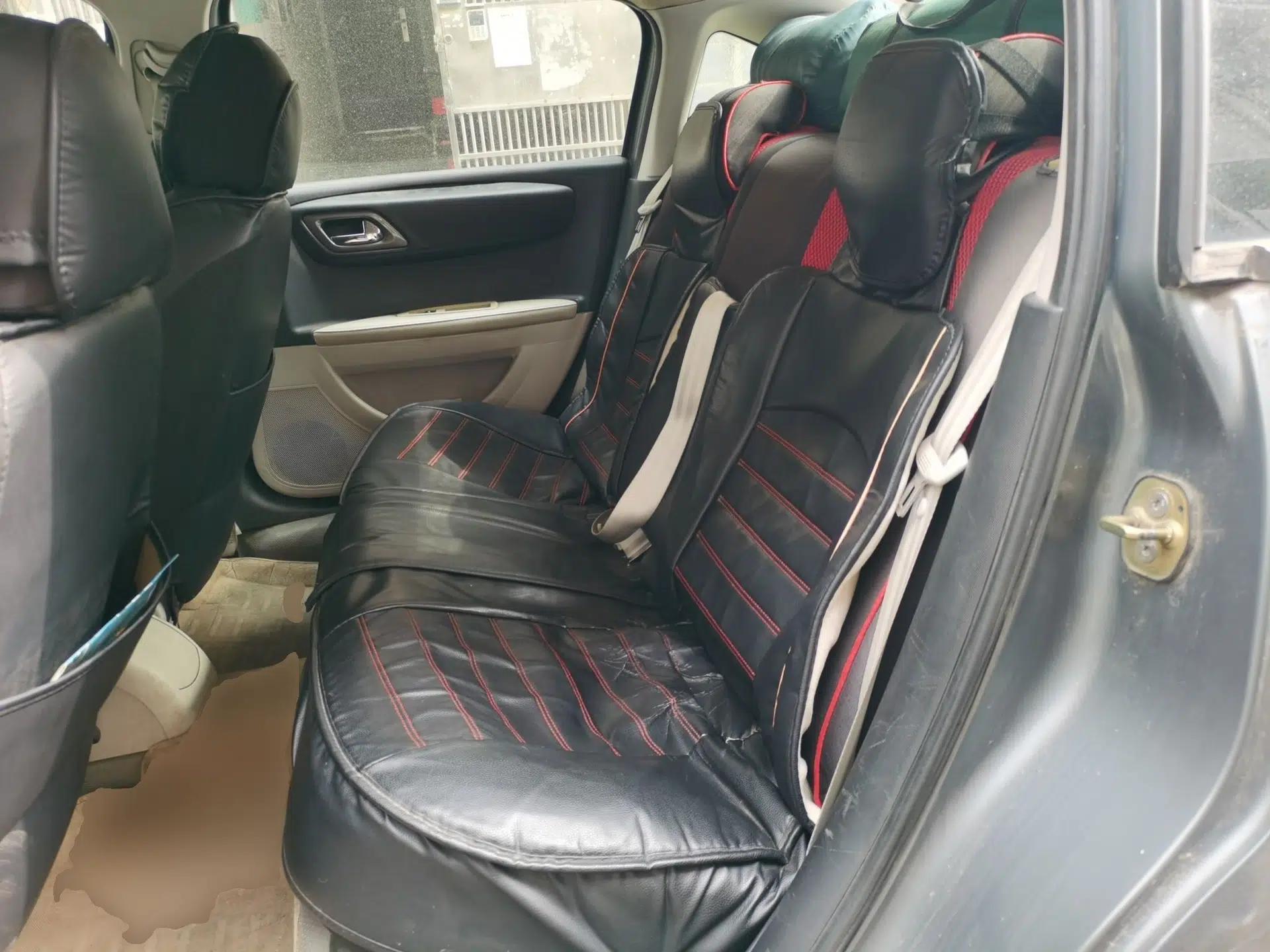 Citroen C-Quatre 2011 Sedan 1.6L Manual Fashion Edition — миниатюра 17