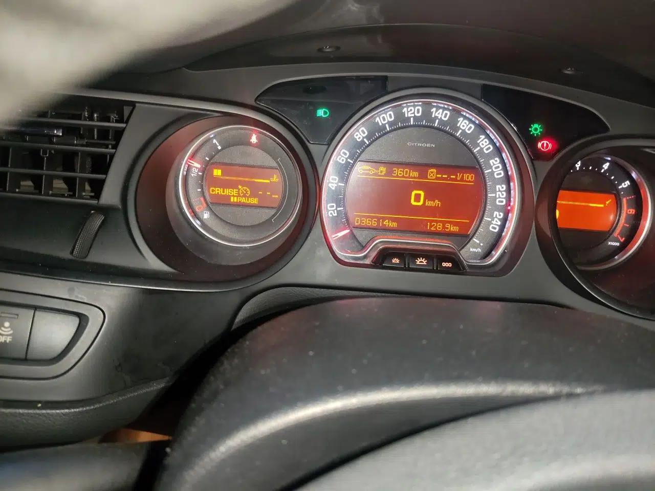 Citroen C5 2013 2.0L Automatic Luxury Model — миниатюра 12