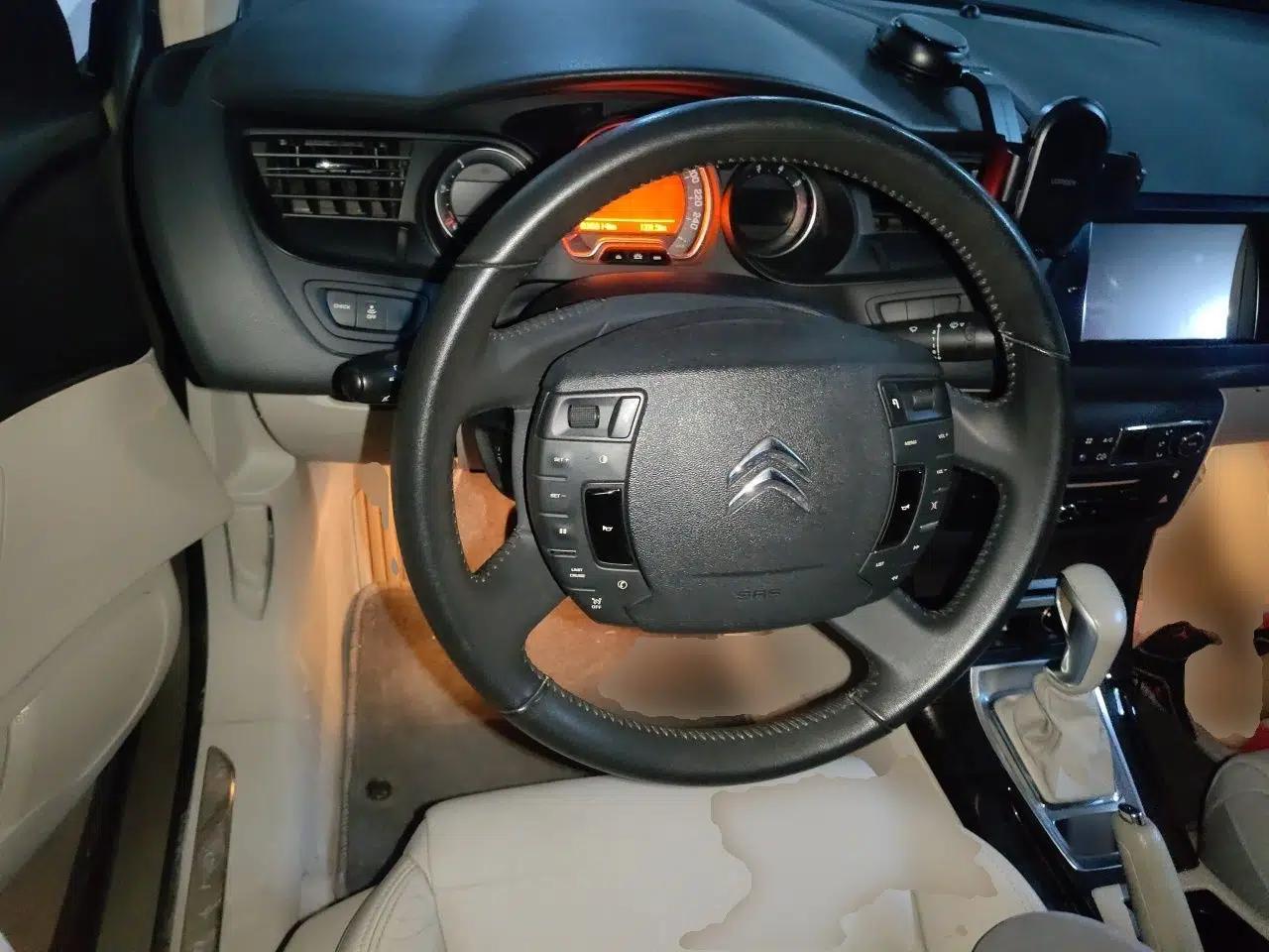 Citroen C5 2013 2.0L Automatic Luxury Model — миниатюра 10