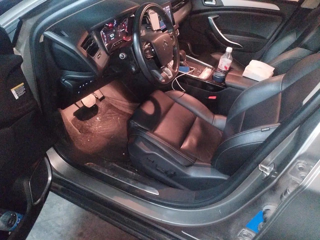 Citroen C5 2017 350THP Automatic Luxury Model — миниатюра 16