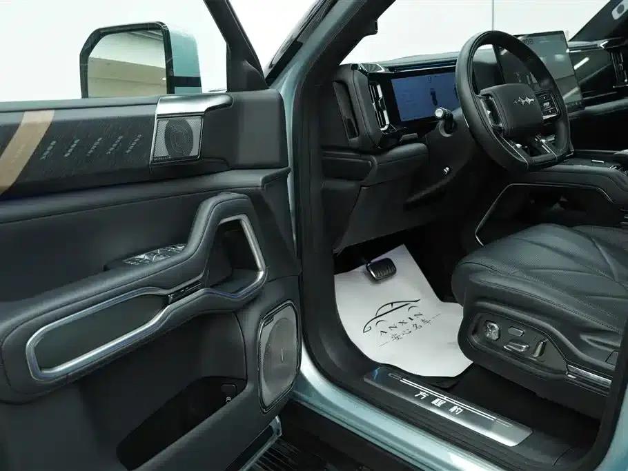 Leopard 8 2025 Smart & Brave Flagship Edition 6-seater — миниатюра 11
