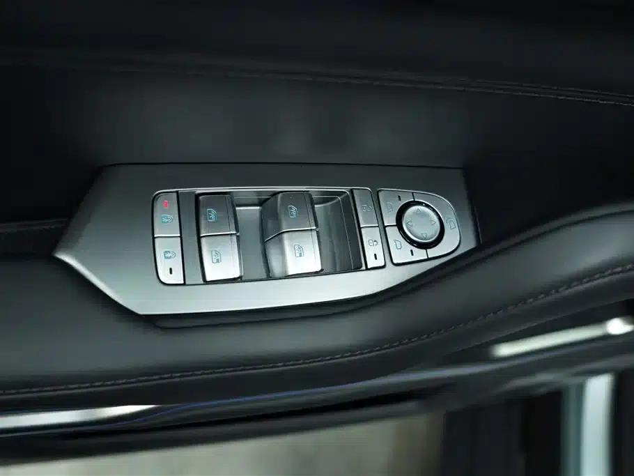 Leopard 8 2025 Smart & Brave Flagship Edition 6-seater — миниатюра 14