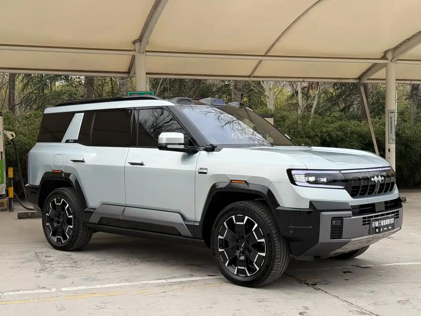 Leopard 8 2025 Smart & Brave Flagship Edition 6-seater — миниатюра 3