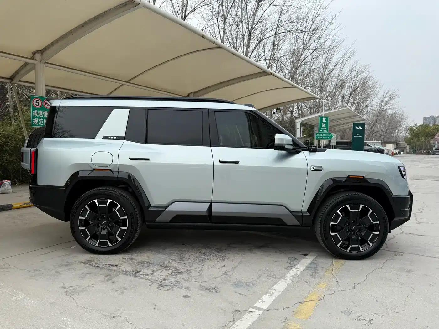 Leopard 8 2025 Smart & Brave Flagship Edition 6-seater — миниатюра 5