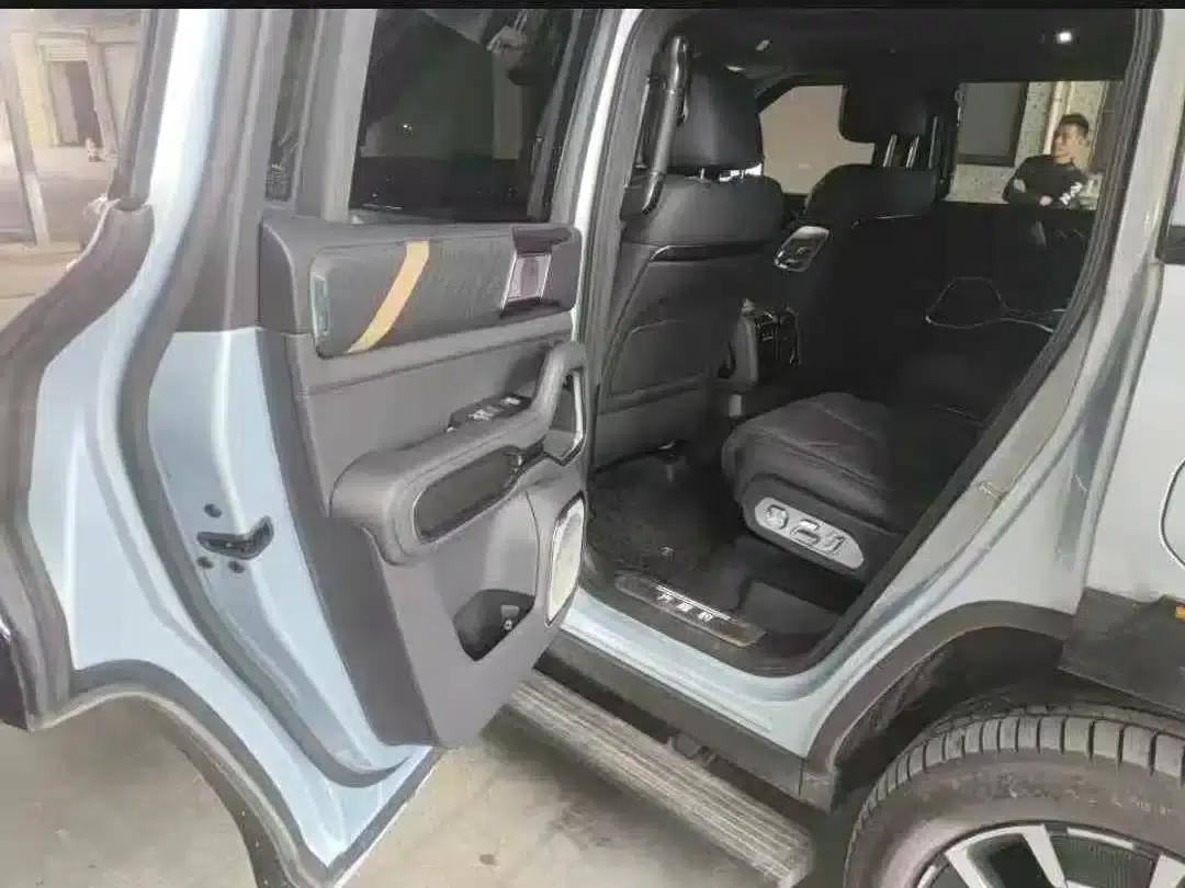 Leopard 8 2025 Smart & Brave Flagship Edition 6-seater — миниатюра 9