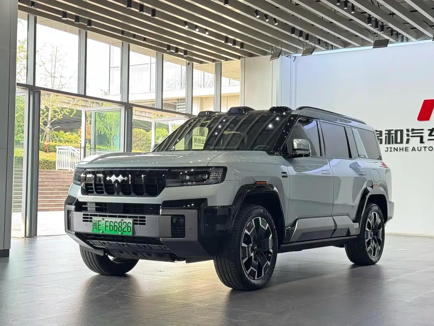 Leopard 8 2025 Smart & Brave Flagship Edition 7-Seater — миниатюра 1