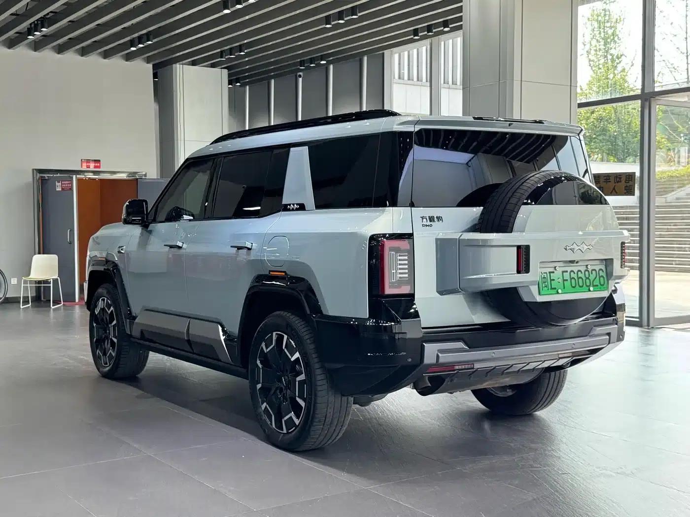 Leopard 8 2025 Smart & Brave Flagship Edition 7-Seater — миниатюра 7