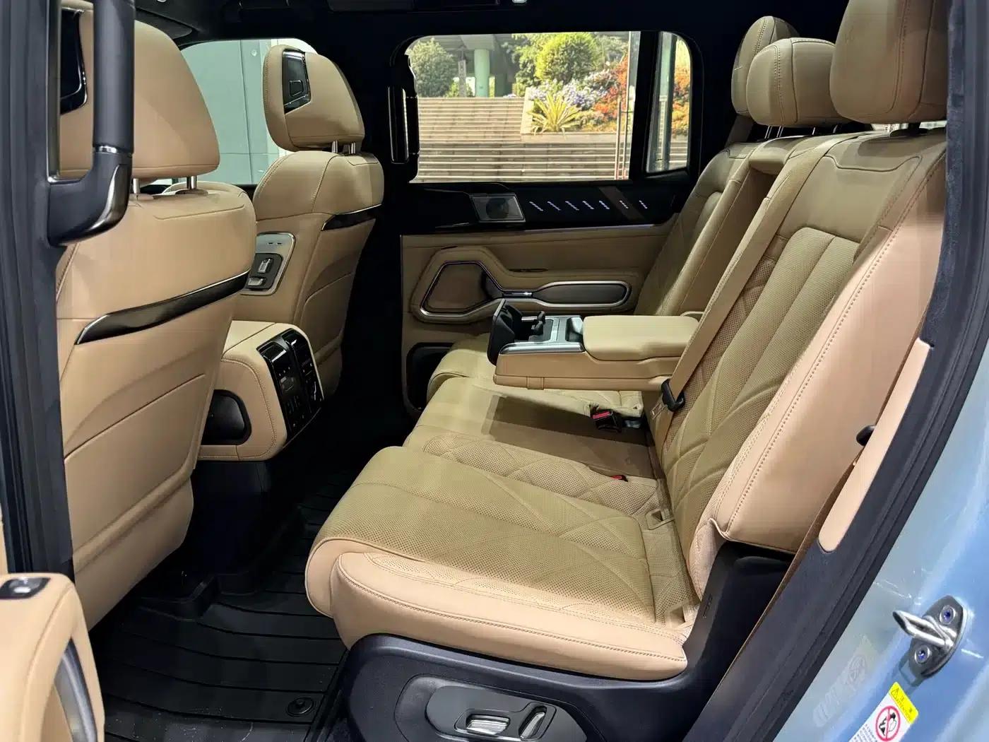 Leopard 8 2025 Smart & Brave Flagship Edition 7-Seater — миниатюра 10