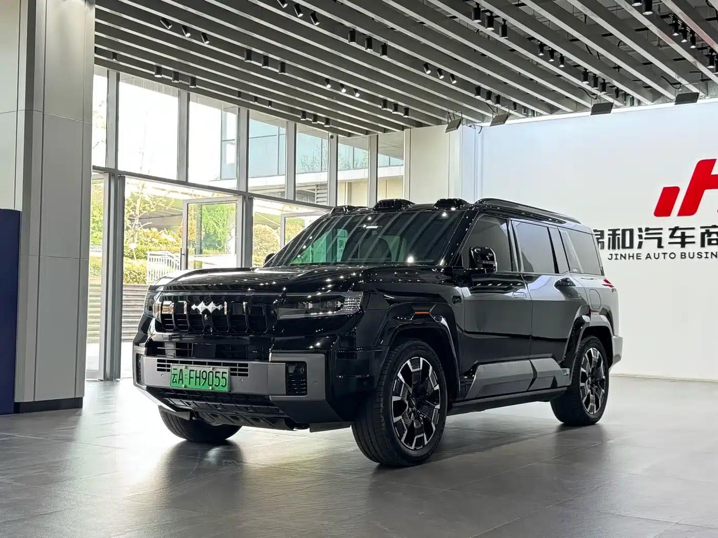 Leopard 8 2025 Smart & Brave Flagship Edition 6-seater — миниатюра 1