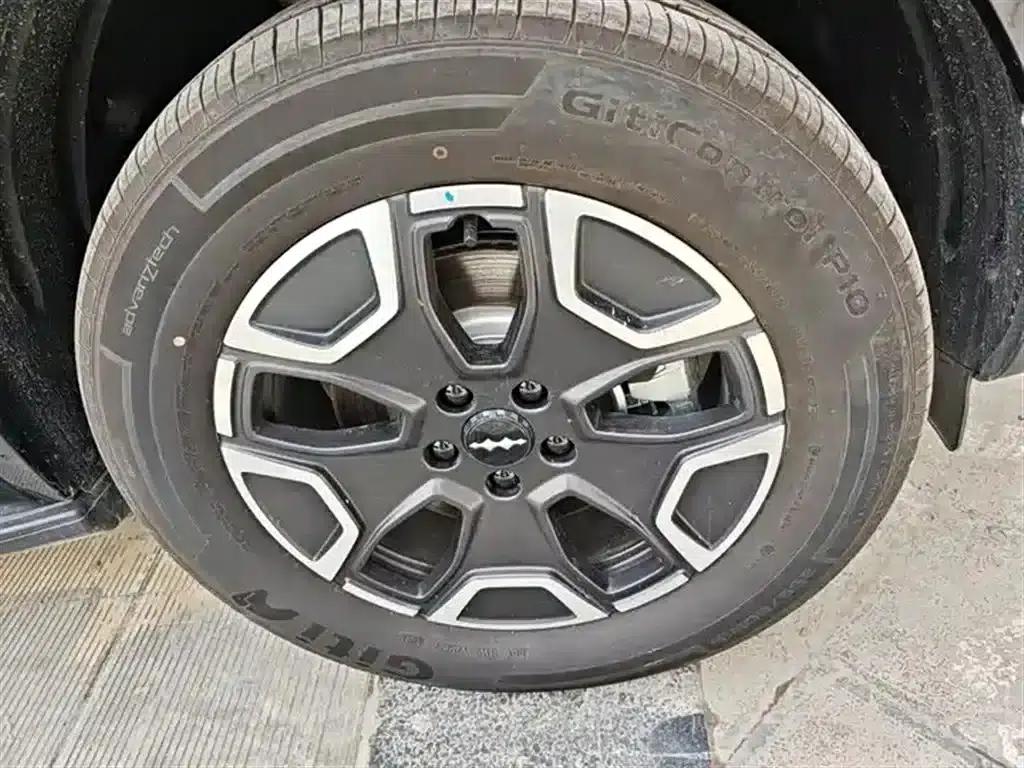 Titanium 7 2025 Model 200KM 2WD Max Edition — миниатюра 22